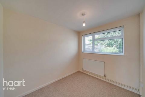 6 Chelmer Road, Witham, CM8 2EU