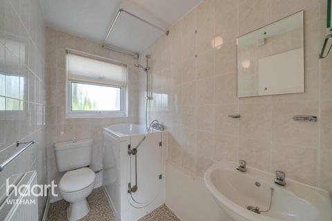 6 Chelmer Road, Witham, CM8 2EU