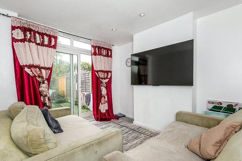 81 Aurelia Road, Croydon, CR0 3BF