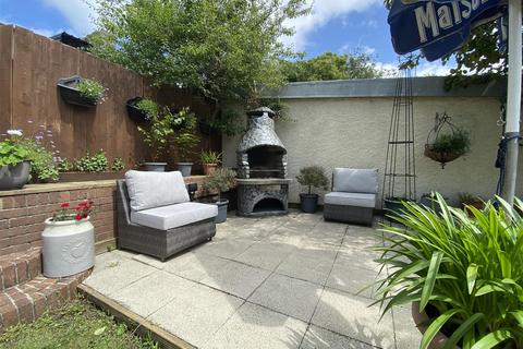 3 bedroom detached house for sale, Pier Road, Pembroke Dock