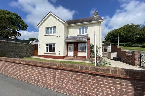 3 bedroom detached house for sale, Pier Road, Pembroke Dock