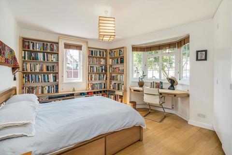 2 bedroom flat for sale, Leconfield Road, London N5