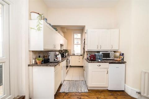 3 bedroom flat for sale, Bedford Road, London SW4