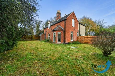 3 bedroom semi-detached house to rent, Sprites Lane, Pinewood. Ipswich.