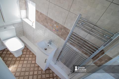 3 bedroom semi-detached house to rent, Woodside Road, Beeston, NG9 2TL