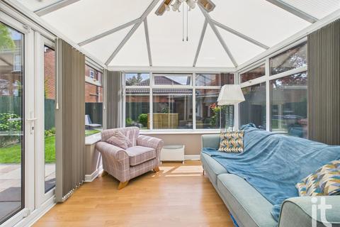 3 bedroom detached house for sale, Farcroft Close, Offerton, Stockport, SK2