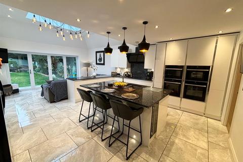 5 bedroom detached house to rent, Warwick Road,  Solihull