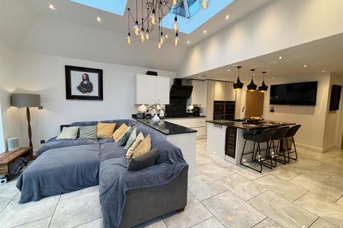 5 bedroom detached house to rent, Warwick Road,  Solihull
