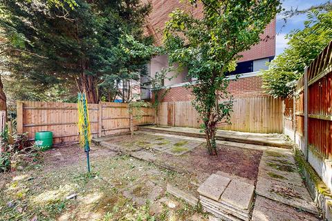 3 bedroom maisonette for sale, Kenton Avenue, Harrow, HA1