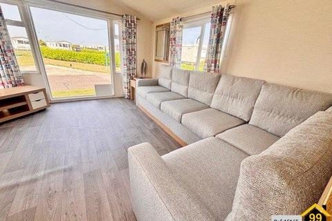 2 bedroom mobile home to rent, Beach Station Road, Felixstowe, Essex, IP11