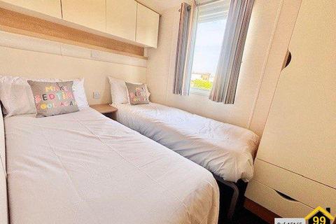 2 bedroom mobile home to rent, Beach Station Road, Felixstowe, Essex, IP11
