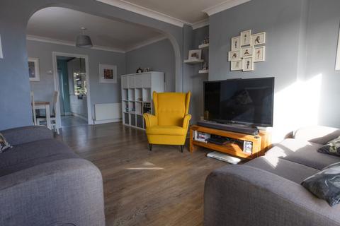 68 Grange Road, Romford, RM3 7DX
