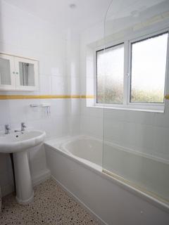 68 Grange Road, Romford, RM3 7DX
