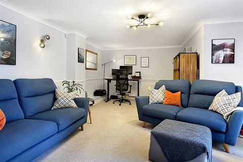 97 Teversham Drift, Cambridge, CB1 3LL