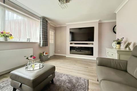 84 Millfield, New Ash Green, Longfield, DA3 8HN