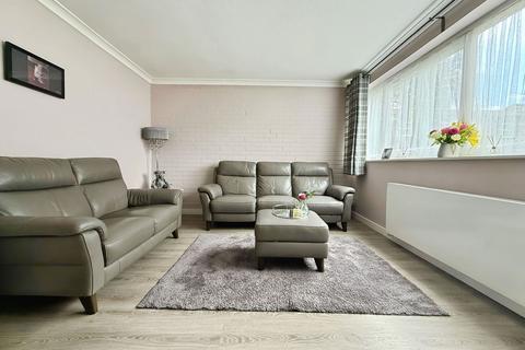 84 Millfield, New Ash Green, Longfield, DA3 8HN