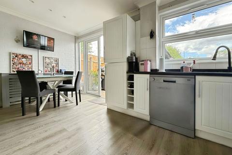 84 Millfield, New Ash Green, Longfield, DA3 8HN
