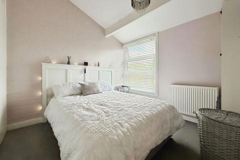 84 Millfield, New Ash Green, Longfield, DA3 8HN