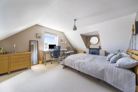 4 bedroom link detached house for sale, Minerva Road, Kingston Upon Thames, KT1
