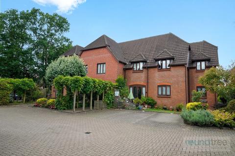 2 bedroom apartment for sale, Ashmoor Lodge, Beech Walk, Mill Hill, NW7