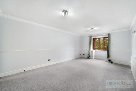 2 bedroom apartment for sale, Ashmoor Lodge, Beech Walk, Mill Hill, NW7