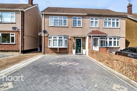 5 Grays End Close, Grays, RM17 5QR