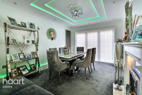 5 Grays End Close, Grays, RM17 5QR