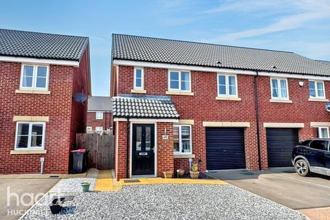 3 bedroom semi-detached house for sale