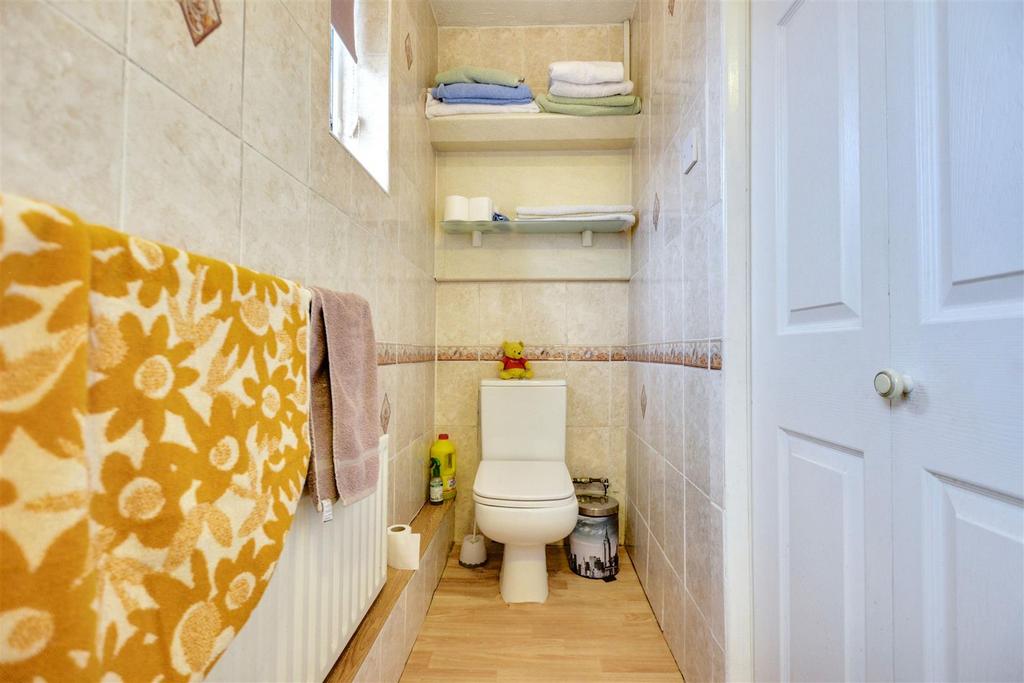 Bathroom 2.jpeg