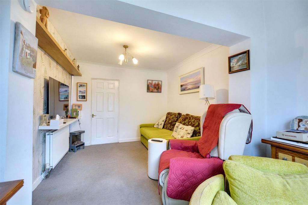 Sitting Room 1.jpeg