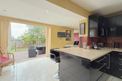 5 bedroom detached house for sale, Sycamore Chase, Pudsey