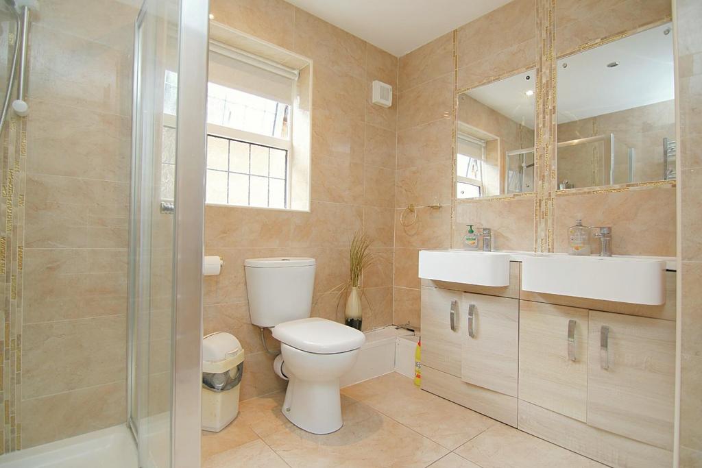 Main en suite