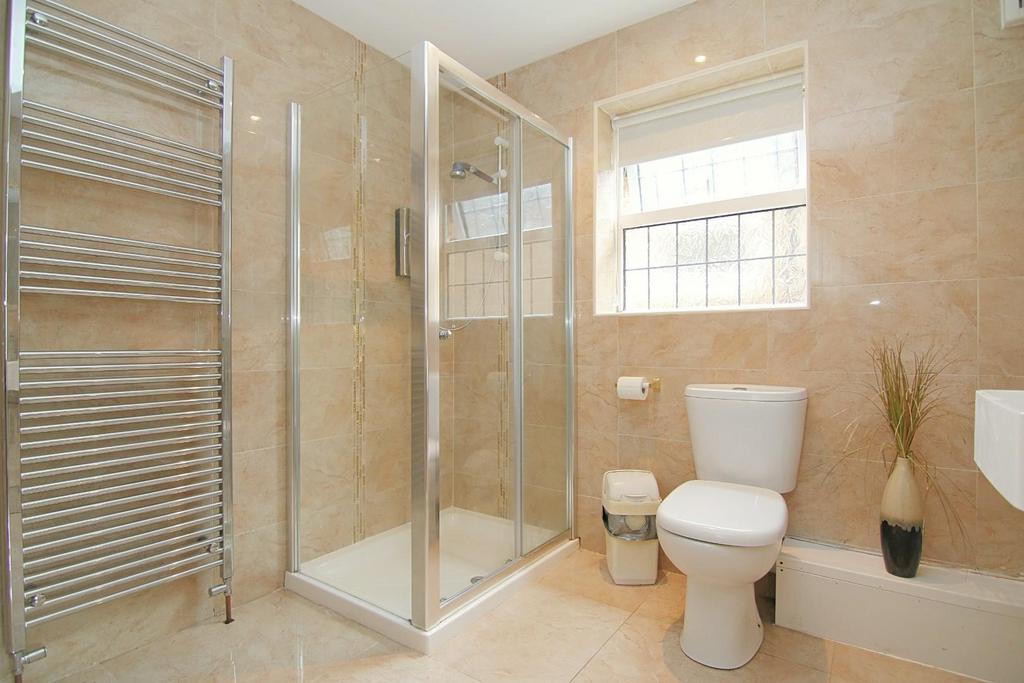 Main en suite