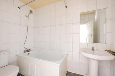 16 Boscombe Road, Worcester Park, KT4 8PL