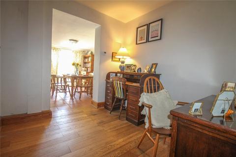 18 Whiterow Park, Trowbridge, BA14 0EG