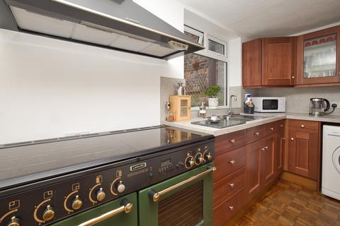 6 Guildford Lawn, Ramsgate, CT11 9AY