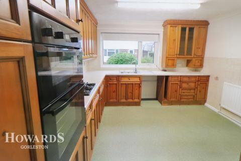 3 bedroom detached bungalow for sale, Lawyer Corys, Gorleston