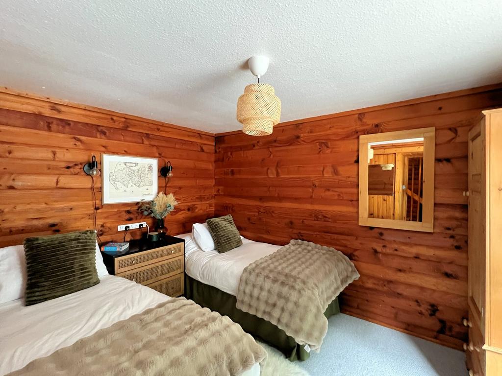 11 Barend, Sandyhills - Williamson and Henry