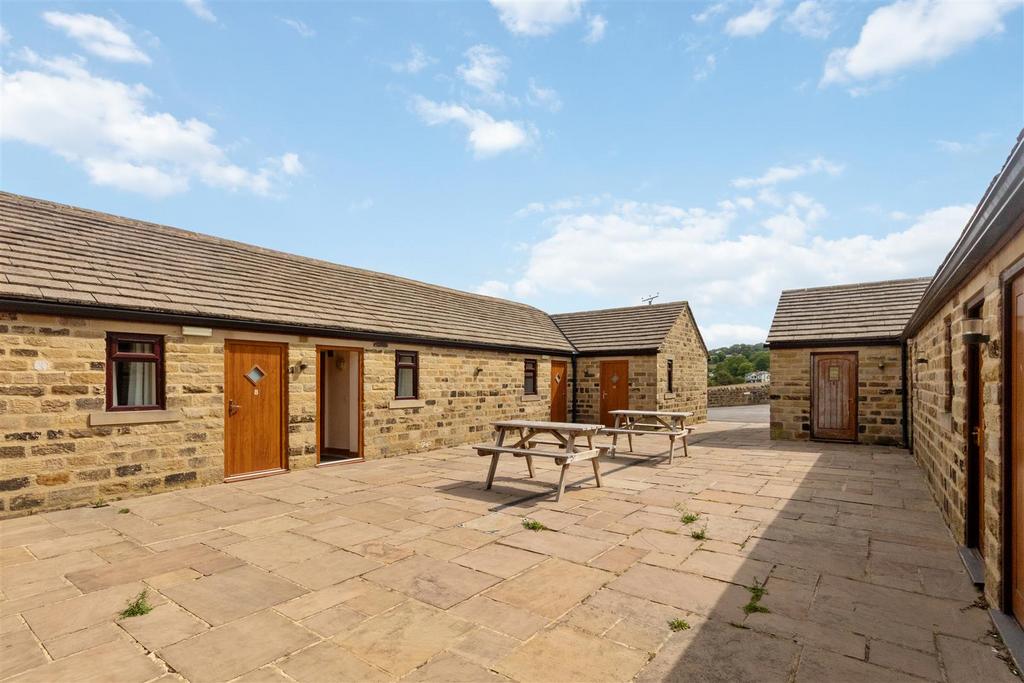 Courtyard/guest rooms