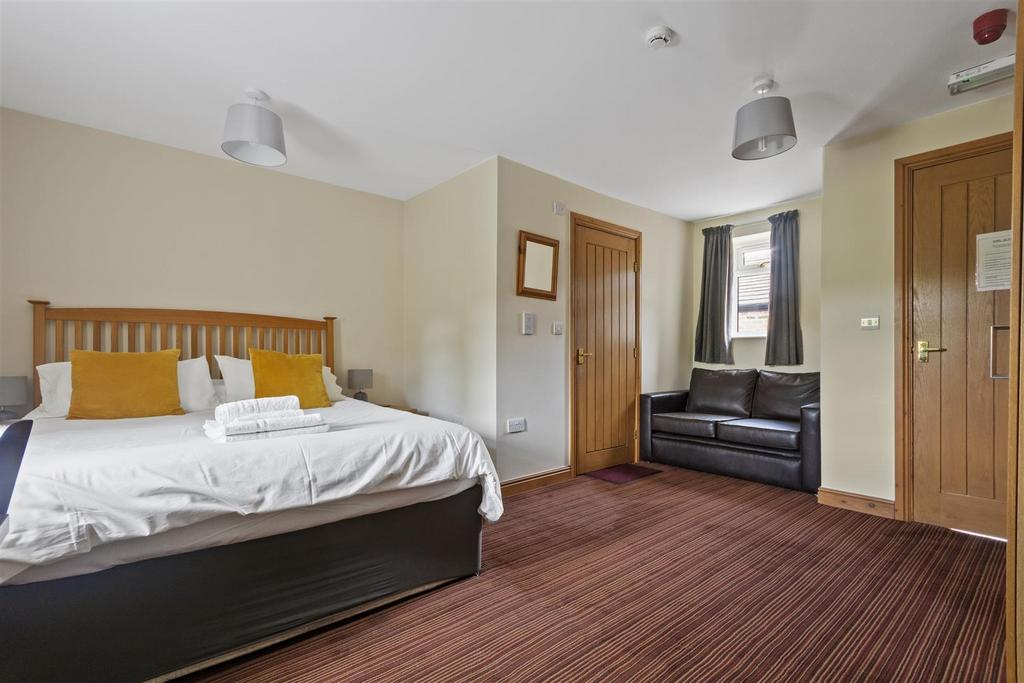 Guest double bedroom