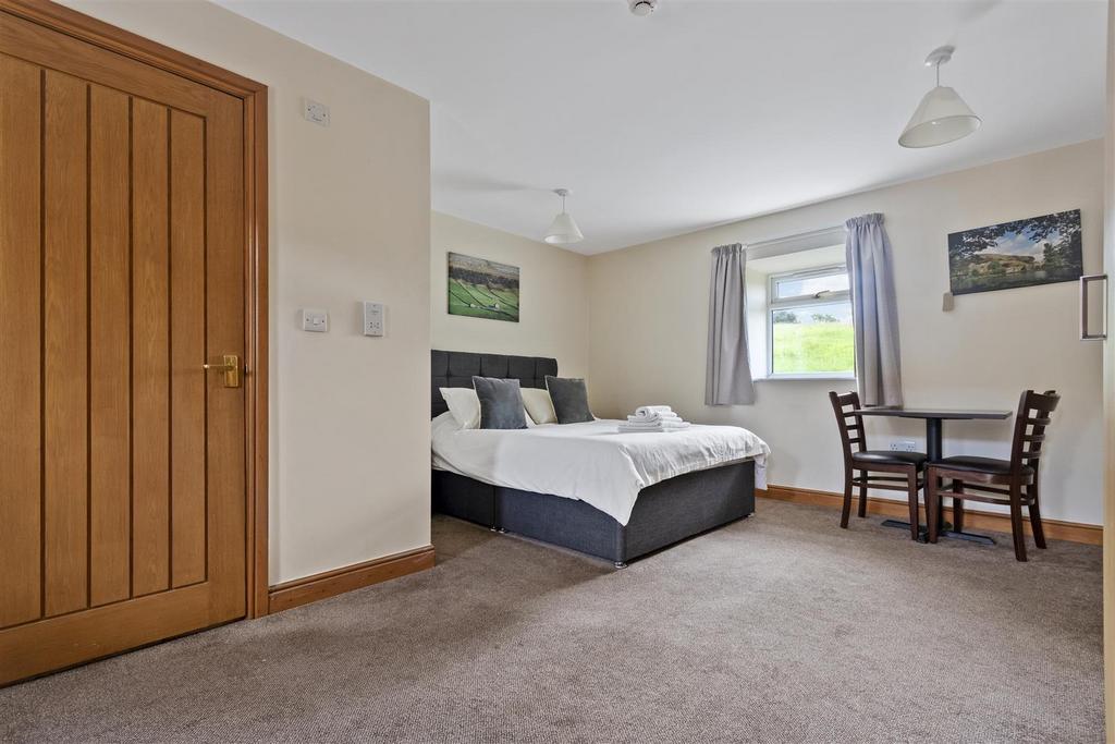 Guest double bedroom