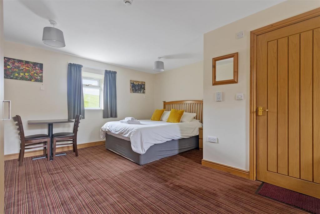 Guest double bedroom