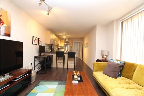 2 bedroom penthouse for sale, Lankaster Gardens, London, N2