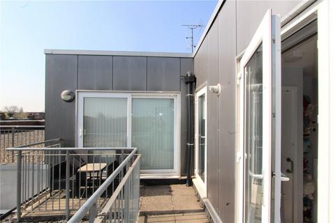 2 bedroom penthouse for sale, Lankaster Gardens, London, N2