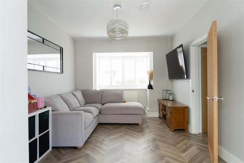 30 Althorne Road, Redhill, RH1 6EF