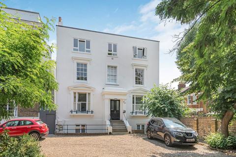 Larkhall Rise, London SW4