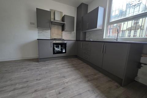 3 bedroom house to rent, Conway Drive, Leeds, LS8