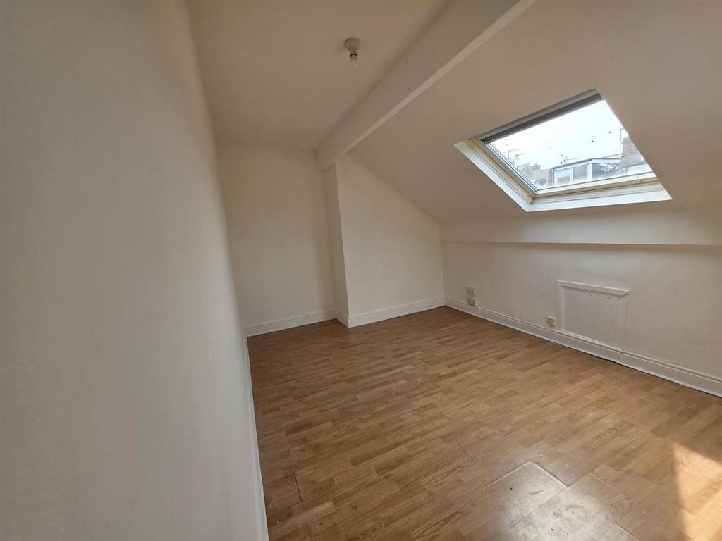 Front bedroom.jpg