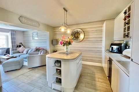 3 bedroom semi-detached house for sale, Hillcrest Road, Newhaven