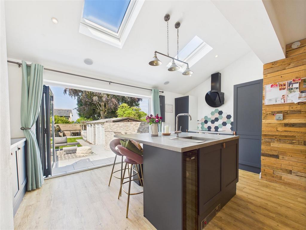 Dining kitchen